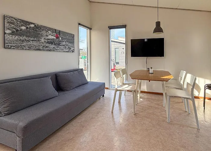 Дом отдыха 2 Bedroom Cozy In *